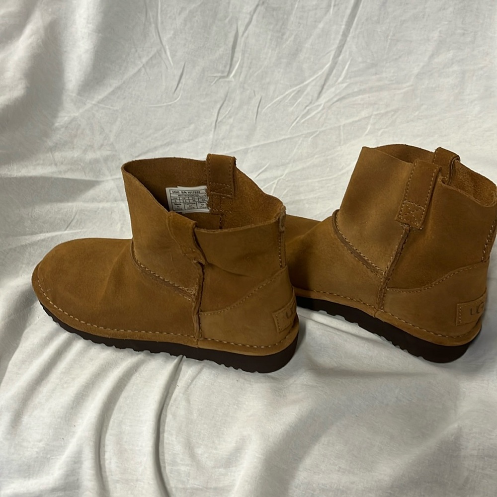 Uggs.